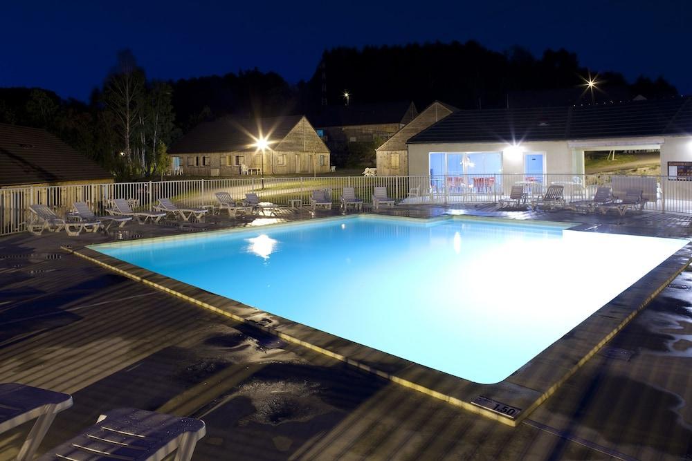 Vacancéole - Residence le Domaine du Bosquet Égletons Exterior foto