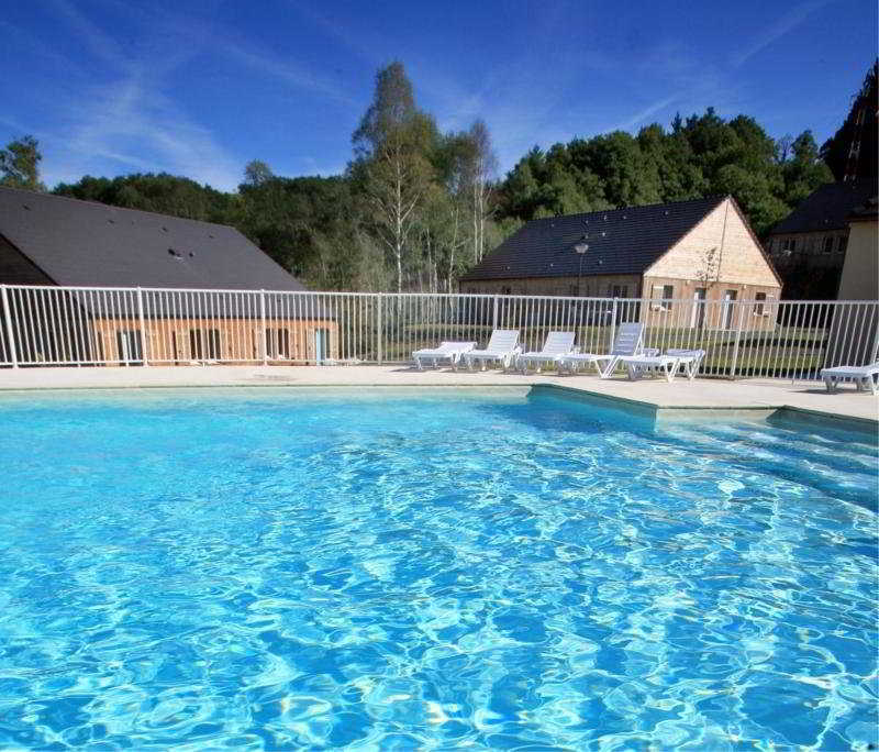 Vacancéole - Residence le Domaine du Bosquet Égletons Exterior foto