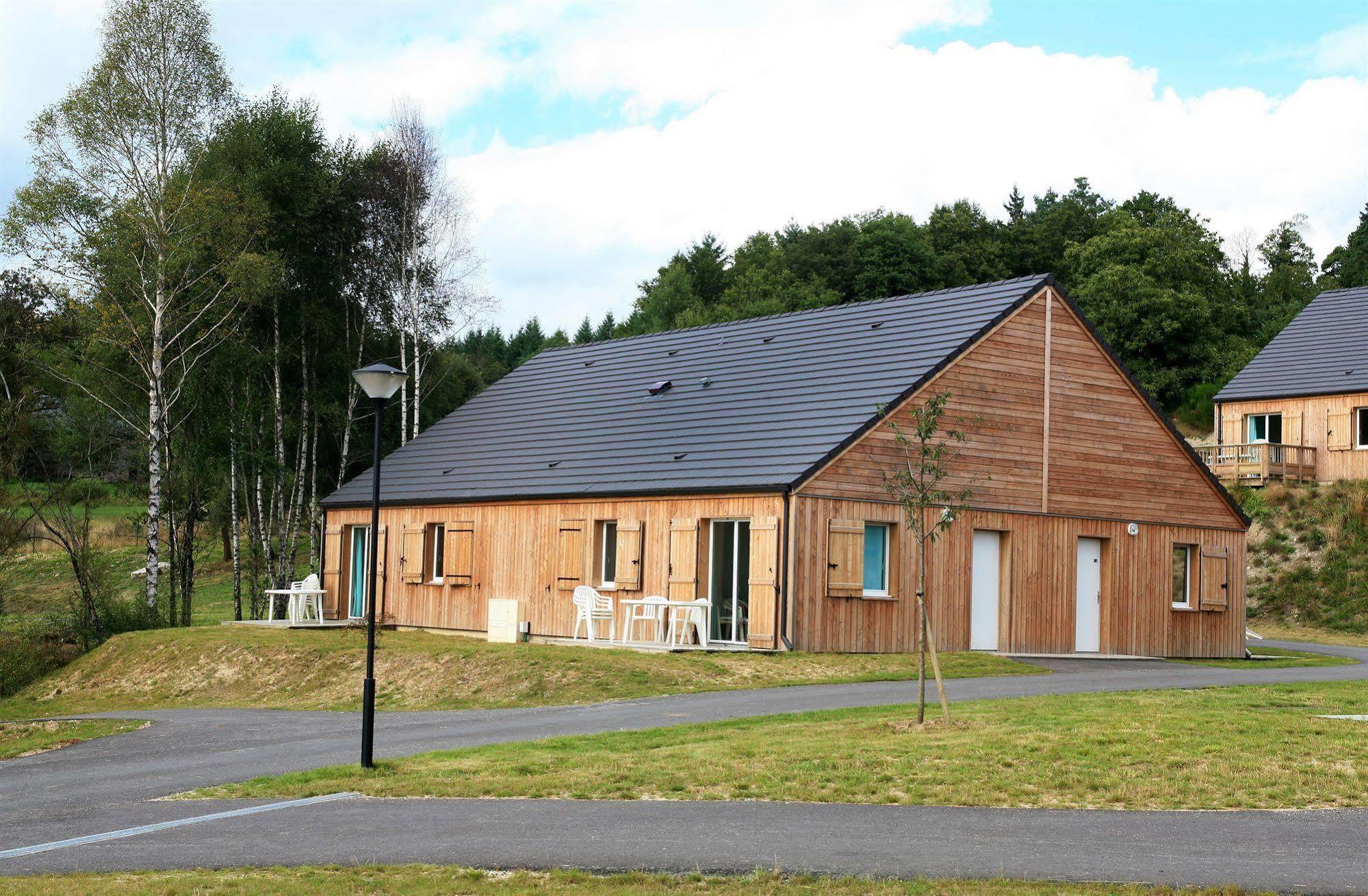 Vacancéole - Residence le Domaine du Bosquet Égletons Exterior foto