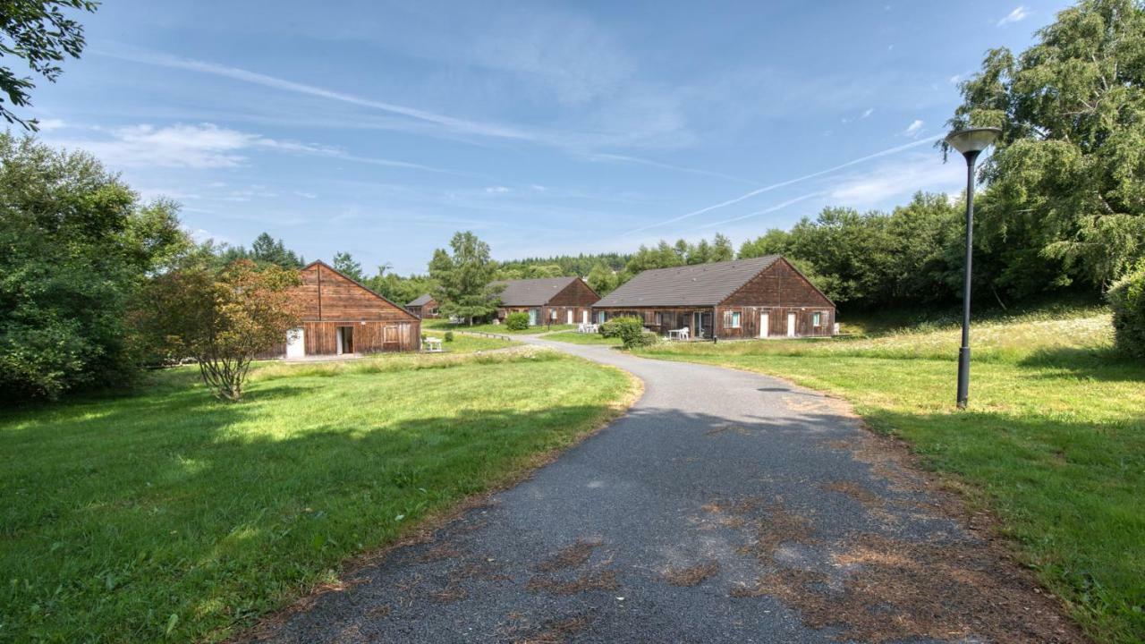 Vacancéole - Residence le Domaine du Bosquet Égletons Exterior foto